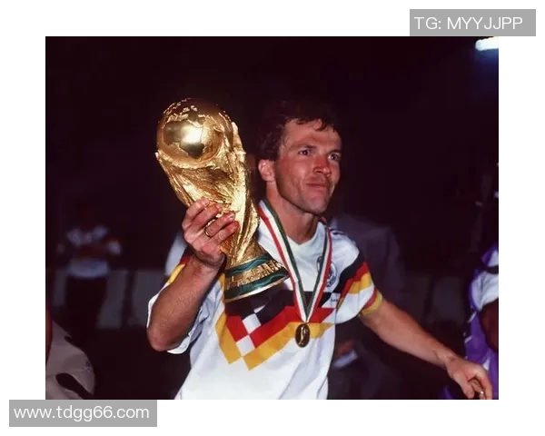 足球历史上首位黑人球星的传奇之路与影响力探析