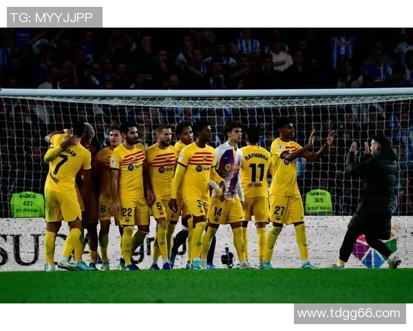 齐耶赫精彩瞬间:足球场上技艺非凡的天才球员形象展示